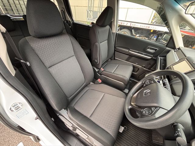 フリード＋ハイブリッド　ハイブリッドG