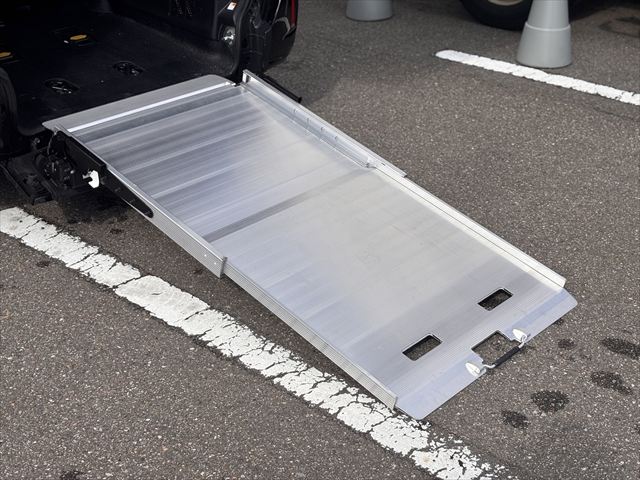 ノア X タイプ1 車いす2名