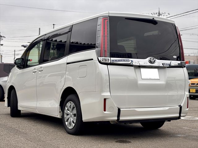 ノア X タイプ1 車いす2名 4WD