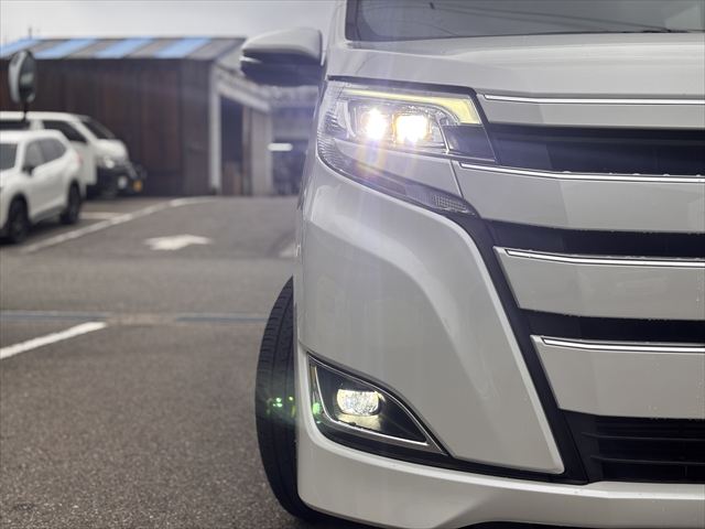 ノア X タイプ1 車いす2名 4WD