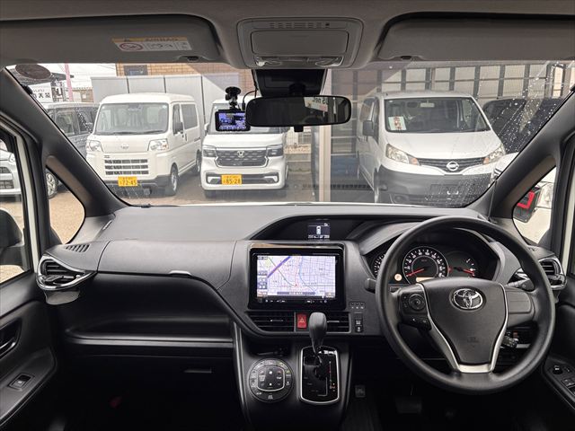 ノア X タイプ1 車いす2名 4WD