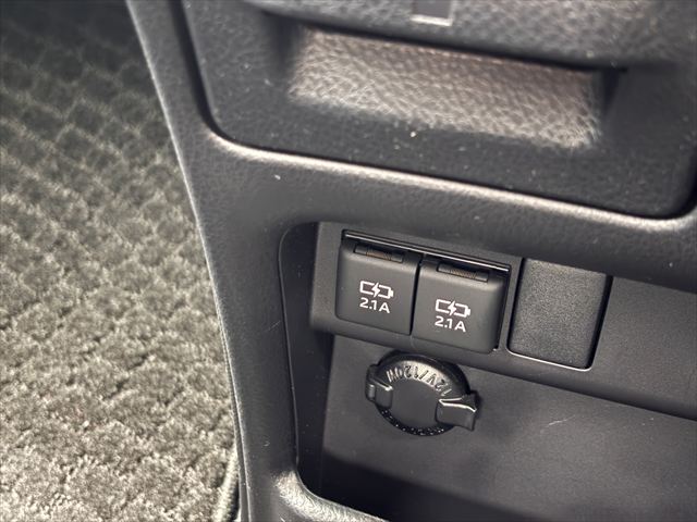 ノア X タイプ1 車いす2名 4WD