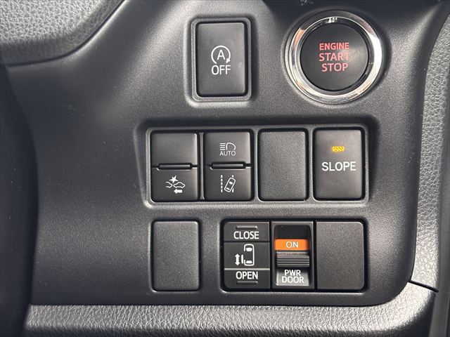 ノア X タイプ1 車いす2名 4WD