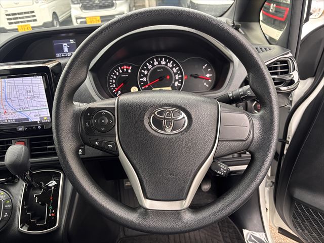 ノア X タイプ1 車いす2名 4WD