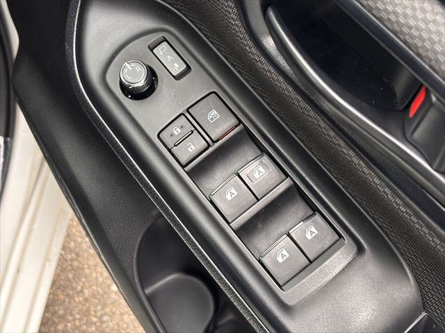 ノア X タイプ1 車いす2名 4WD