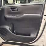 ノア X タイプ1 車いす2名 4WD