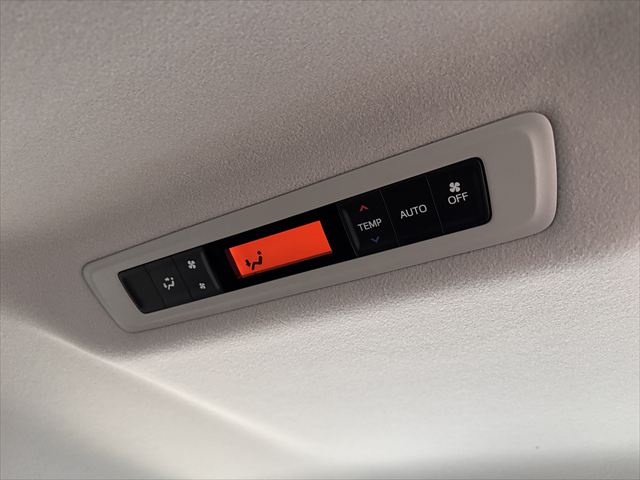 ノア X タイプ1 車いす2名 4WD