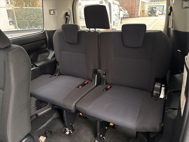 ノア X タイプ1 車いす2名 4WD