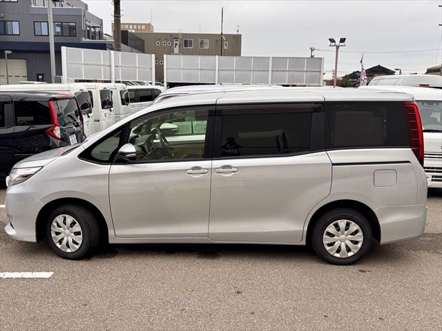 ノア X タイプ1 車いす1名 4WD