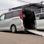 ノア X タイプ1 車いす1名 4WD