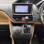 ノア X タイプ1 車いす1名 4WD