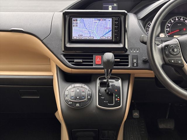 ノア X タイプ1 車いす1名 4WD