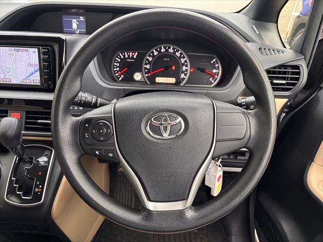 ノア X タイプ1 車いす1名 4WD