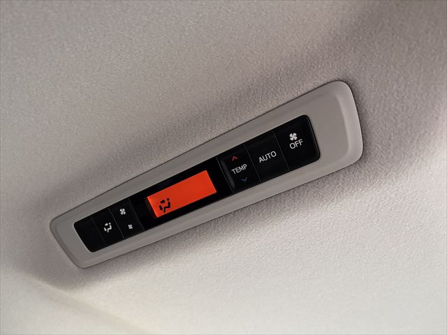 ノア X タイプ1 車いす1名 4WD