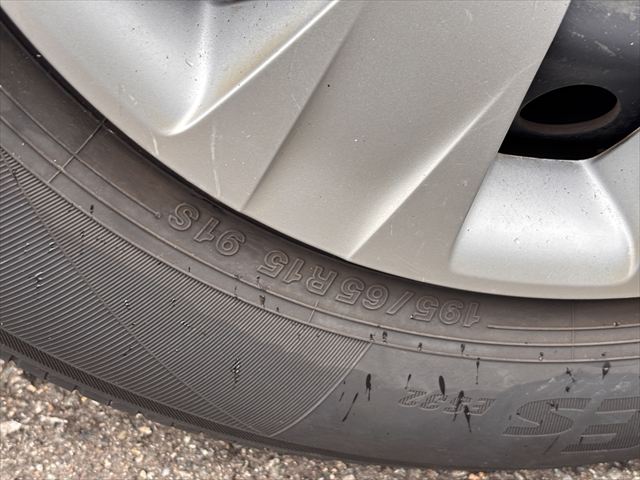 ノア X タイプ1 車いす1名 4WD