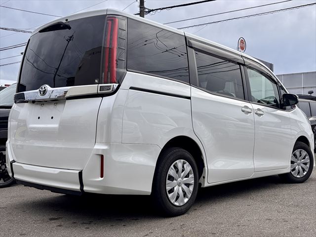 ノア X タイプ1 車いす2名仕様 4WD