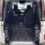 ノア X タイプ1 車いす2名仕様 4WD