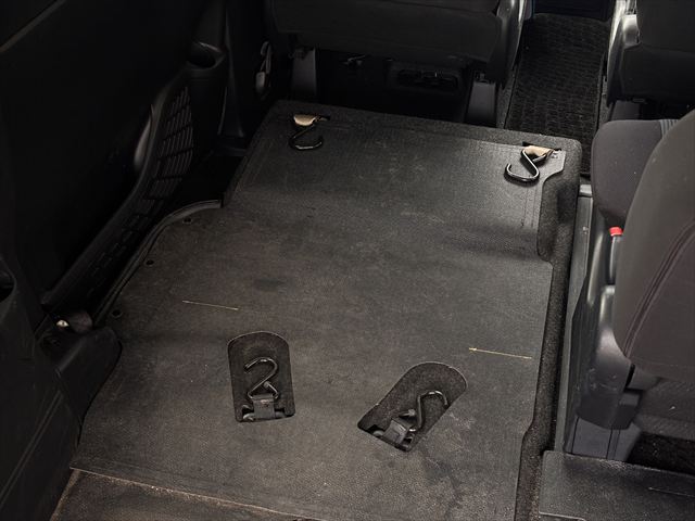 ノア X タイプ1 車いす2名仕様 4WD