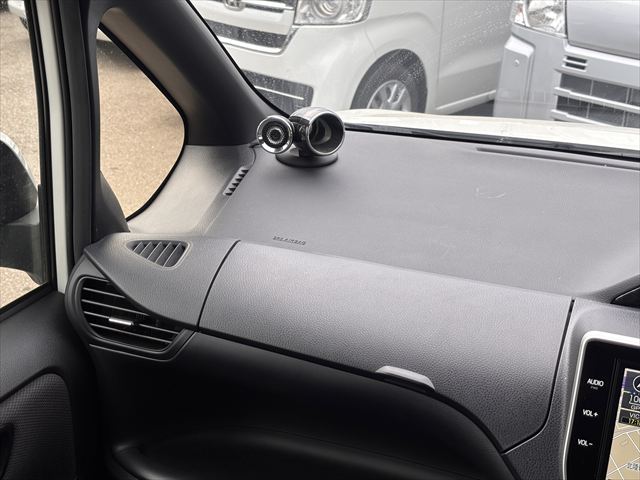 ノア X タイプ1 車いす2名仕様 4WD