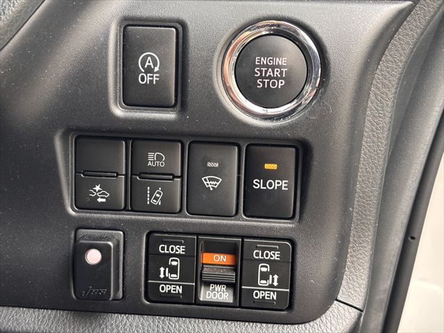 ノア X タイプ1 車いす2名仕様 4WD