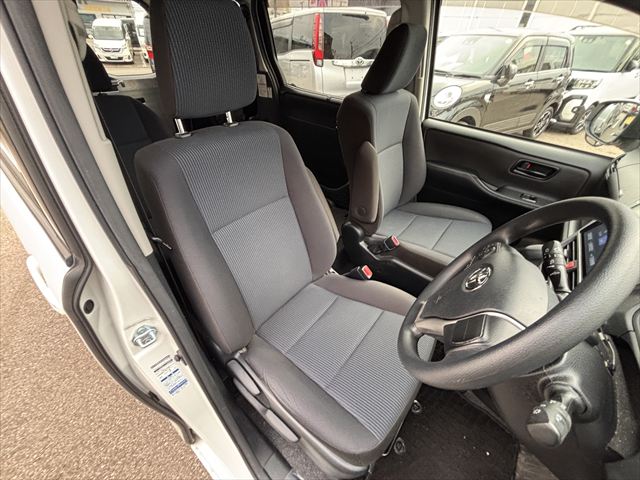 ノア X タイプ1 車いす2名仕様 4WD