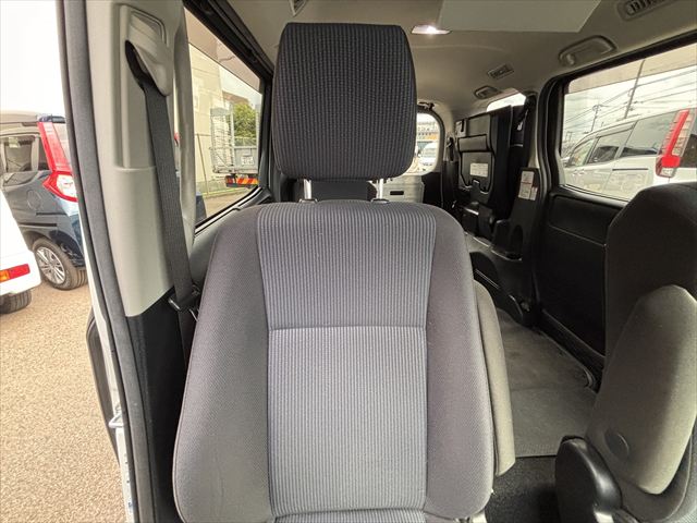 ノア X タイプ1 車いす2名仕様 4WD