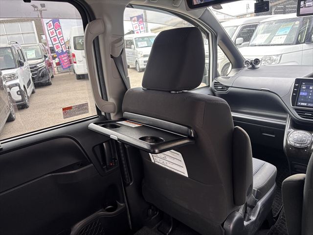 ノア X タイプ1 車いす2名仕様 4WD