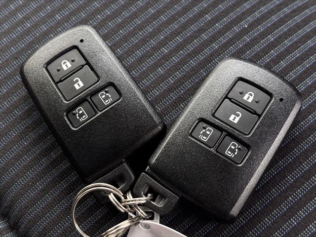 ノア X タイプ1 車いす2名仕様 4WD