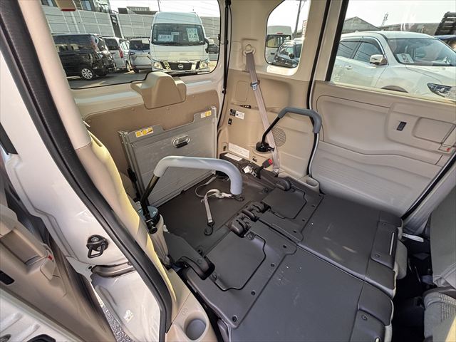 N-BOX G スロープ 4WD 助手席側オートステップ付き