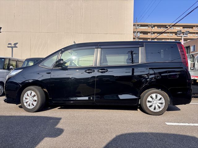 ノア X タイプ2 サードシート付 4WD
