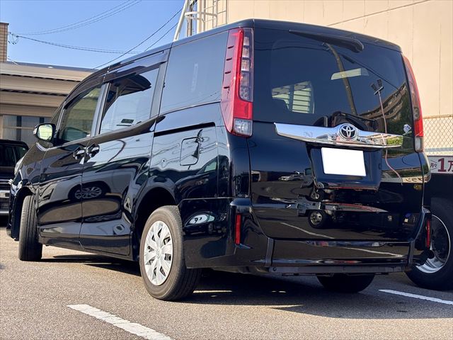 ノア X タイプ2 サードシート付 4WD