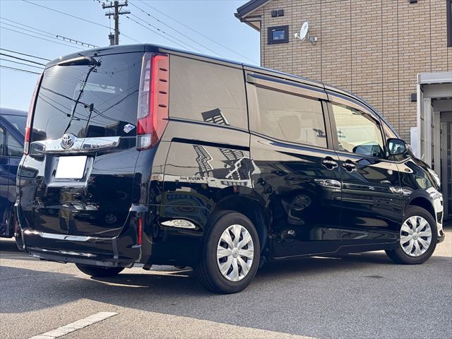 ノア X タイプ2 サードシート付 4WD