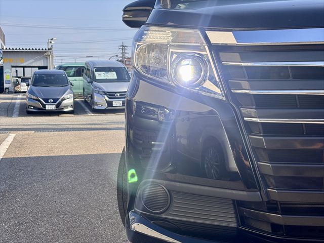 ノア X タイプ2 サードシート付 4WD