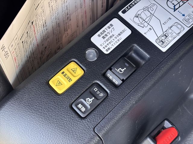 ノア X タイプ2 サードシート付 4WD
