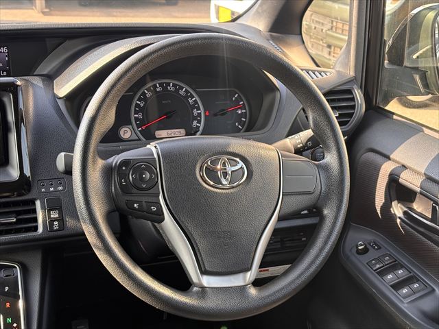 ノア X タイプ2 サードシート付 4WD