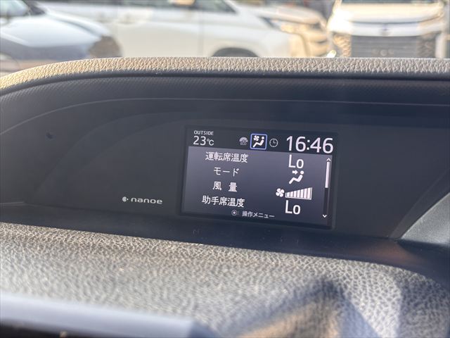 ノア X タイプ2 サードシート付 4WD