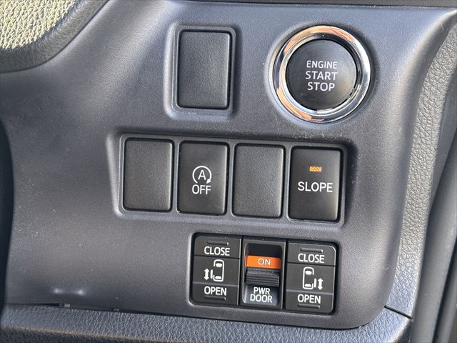 ノア X タイプ2 サードシート付 4WD