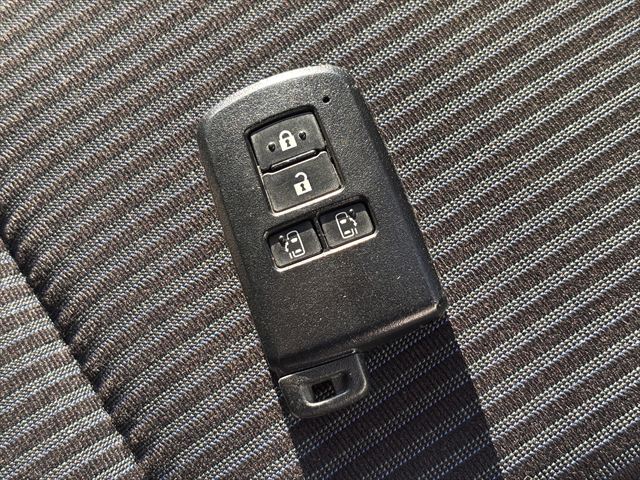 ノア X タイプ2 サードシート付 4WD
