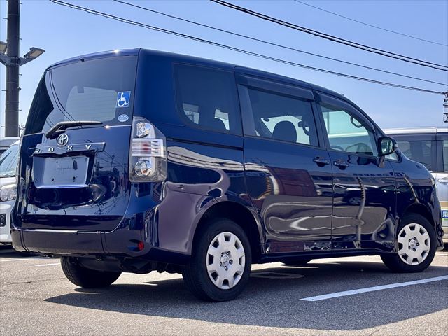 ヴォクシー X Lエディション タイプ2 4WD