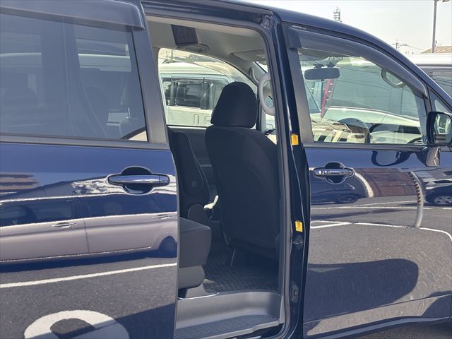 ヴォクシー X Lエディション タイプ2 4WD
