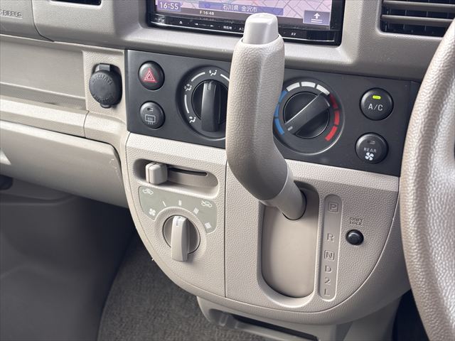 エブリイワゴン スローパー 補助シート付 4WD