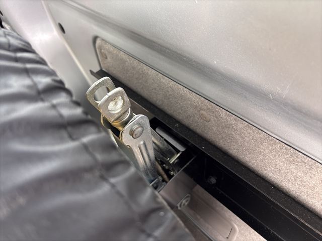エブリイワゴン スローパー 補助シート付 4WD