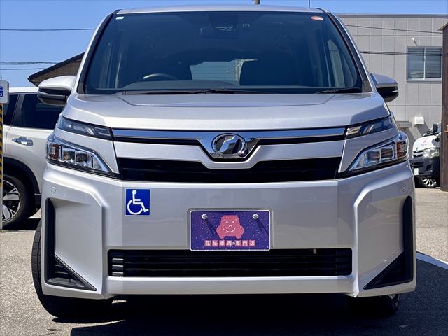 ヴォクシー X タイプ2 サードシート付 4WD