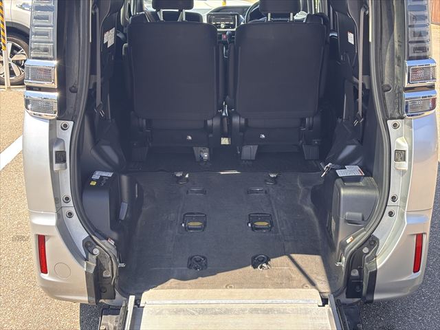 ヴォクシー X タイプ2 サードシート付 4WD