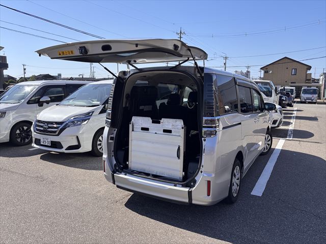 ヴォクシー X タイプ2 サードシート付 4WD