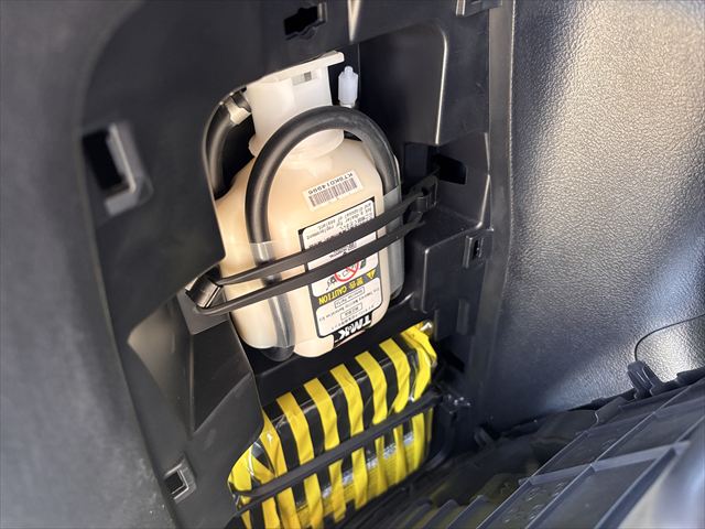 ヴォクシー X タイプ2 サードシート付 4WD