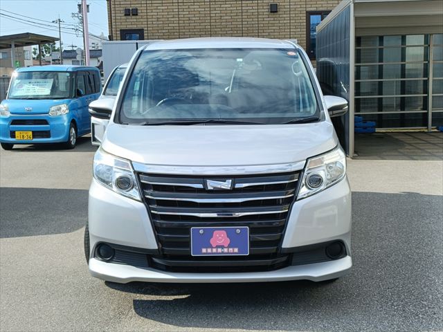 ノア X タイプ2  車いす1名 サードシート付 4WD