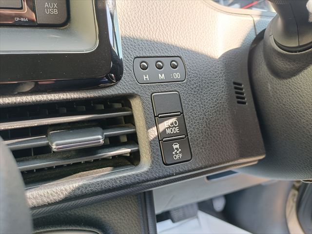 ノア X タイプ2  車いす1名 サードシート付 4WD