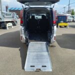 ノア X タイプ2  車いす1名 サードシート付 4WD