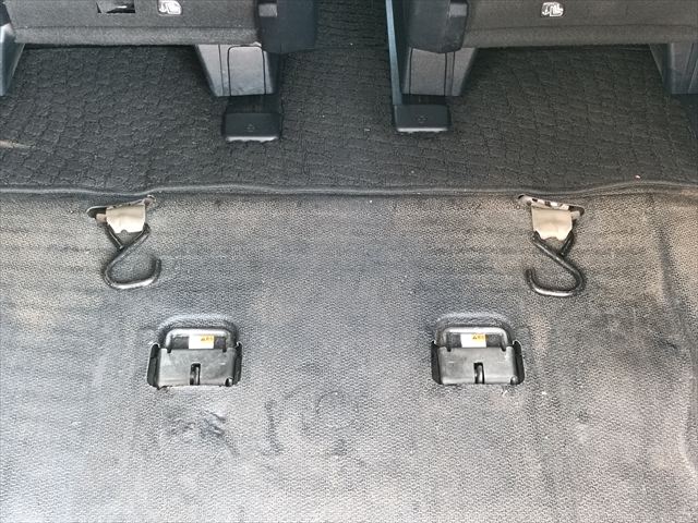 ノア X タイプ2  車いす1名 サードシート付 4WD
